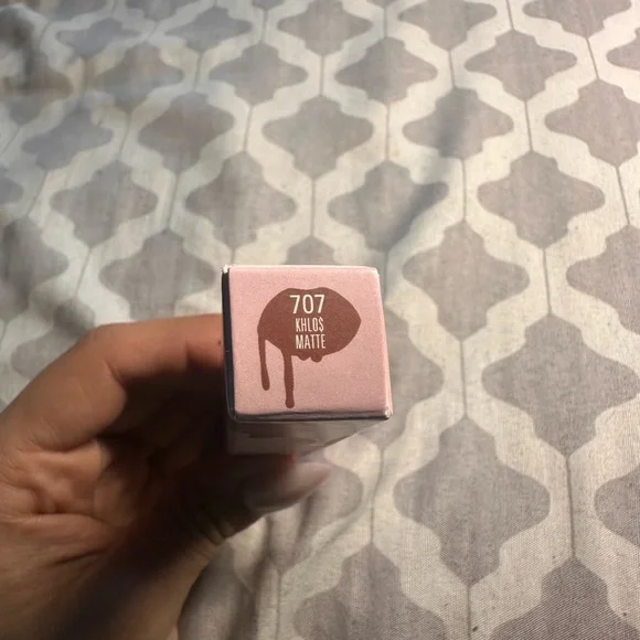 Kylie Cosmetics Lipstick (Khlo$ Matte) - Picture 4 of 6